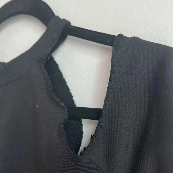 TOV Los Angeles Ripped Cold Shouder Sweatshirt Black Size 38 Small - Picture 4 of 7